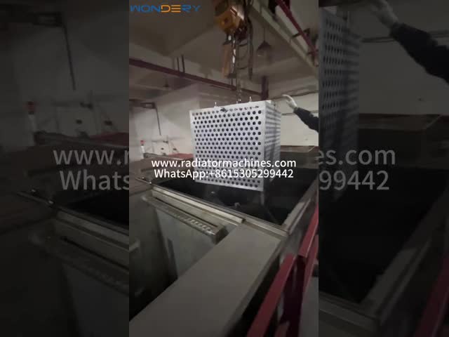 25KW Orta Frekanslı Endüstriyel İndüksiyon Metal Eritme Fırını 5KG Çelik Bakır Alüminyum için Kapasite